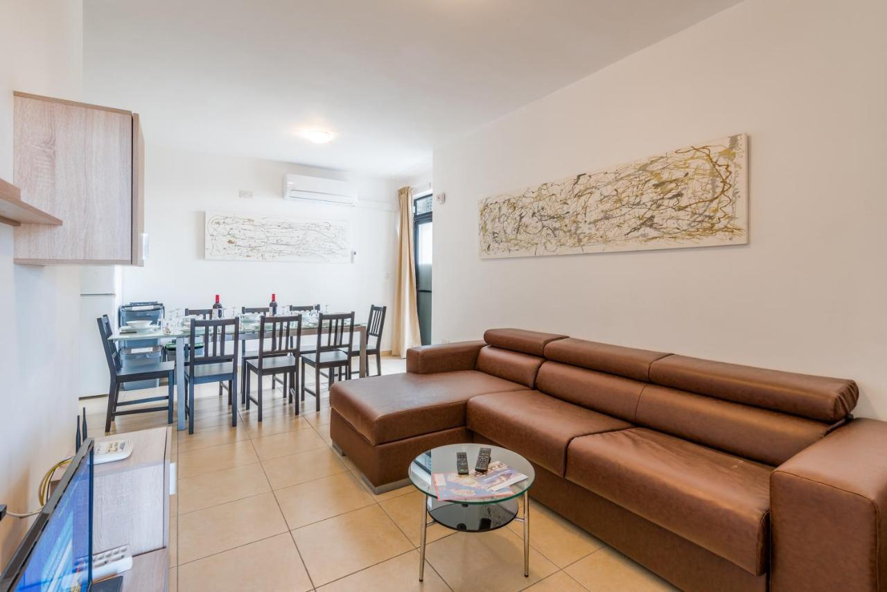 Seashells 2 Bedroom Apartments With Terrace, Just Off The Bugibba Promenade - By Getwaysmalta St. Paul's Bay Exterior photo